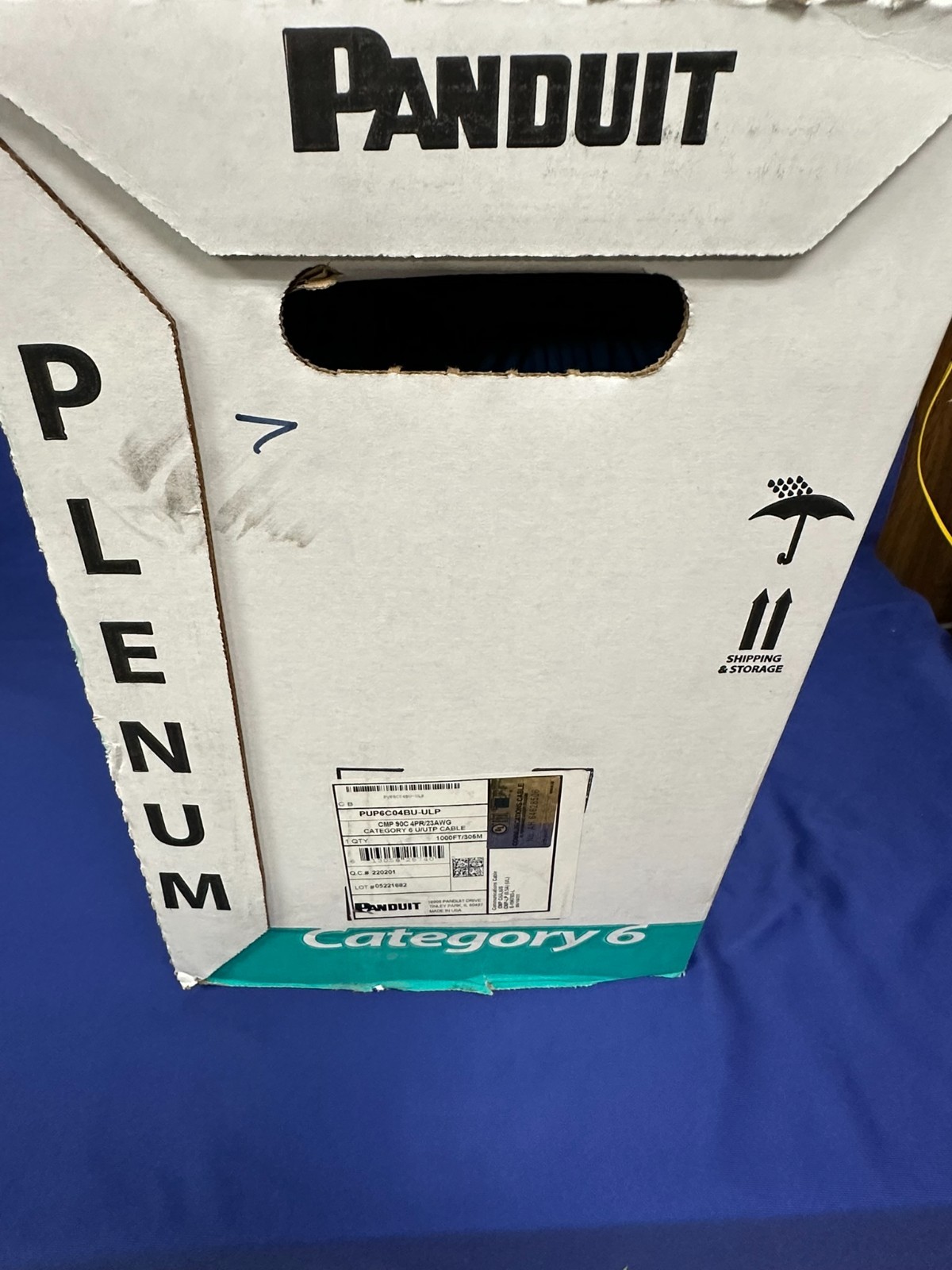 Panduit Cat6 Plenum PUP6C04BU-ULP CMP 23AWG Blue Network Cable 1000 FT Pull Box