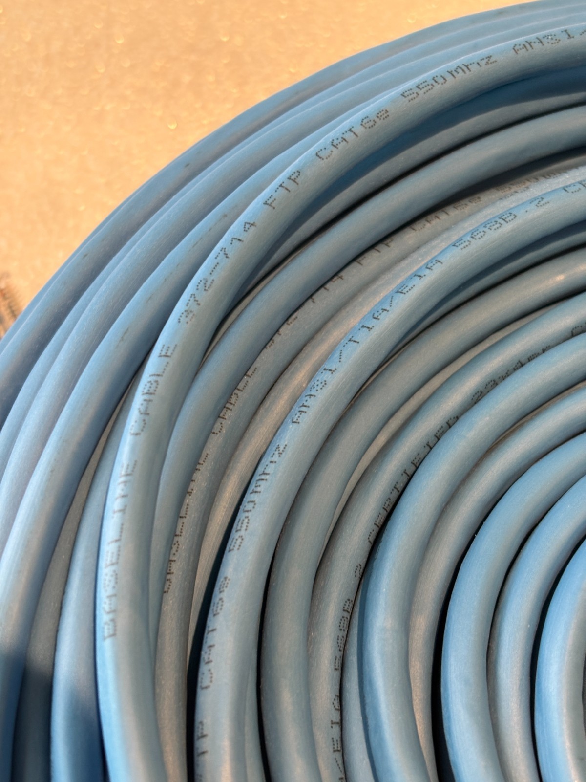 Steren 372-714 300ft 23/4 CAT6e FTP CM/FT1 Blue 550MHz Cable cULus Listed *