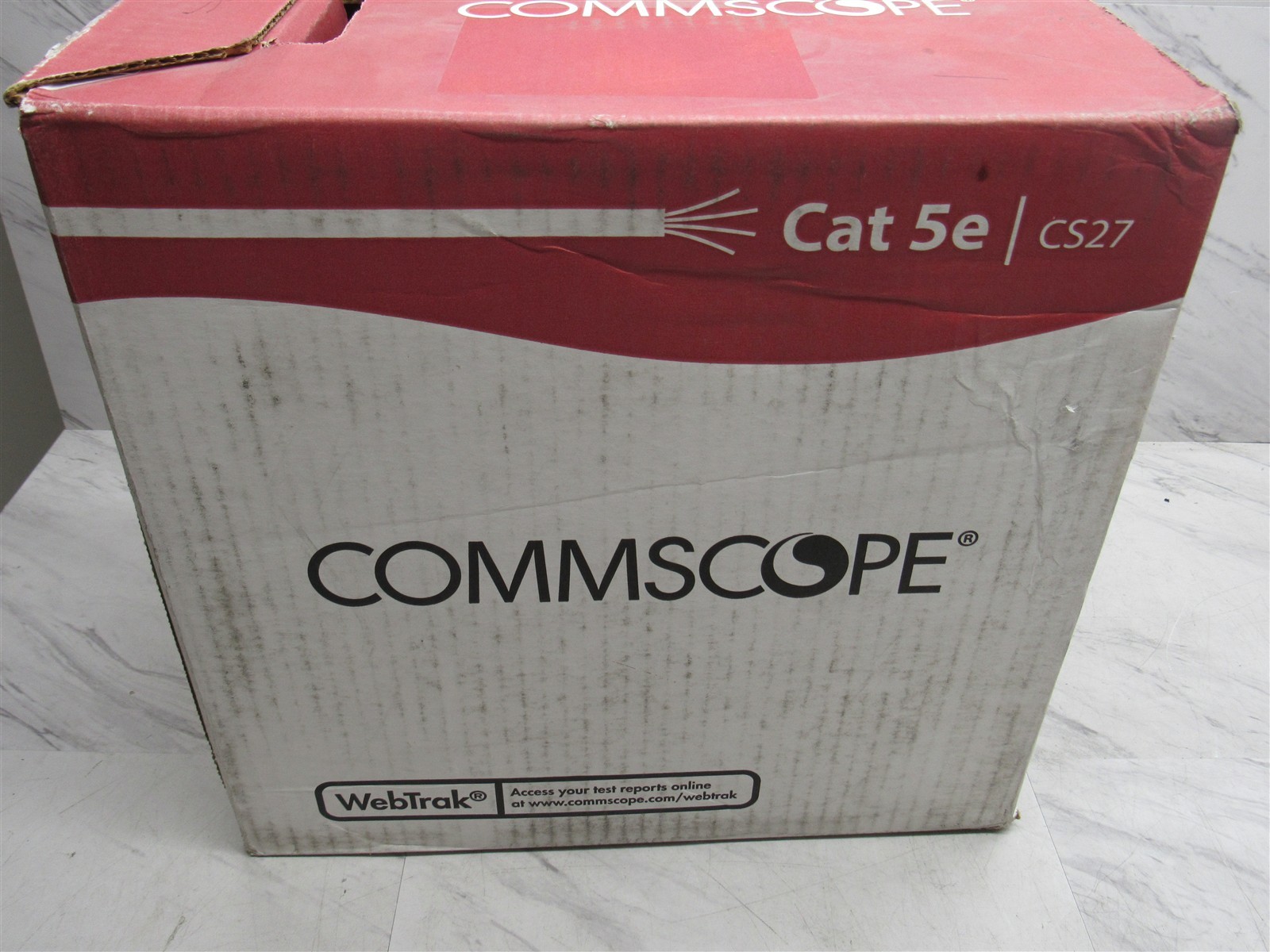 NEW CommScope Cat5e Ethernet Cable 1000 ft White 874046714/10 CS27P 4/24 U/UTP