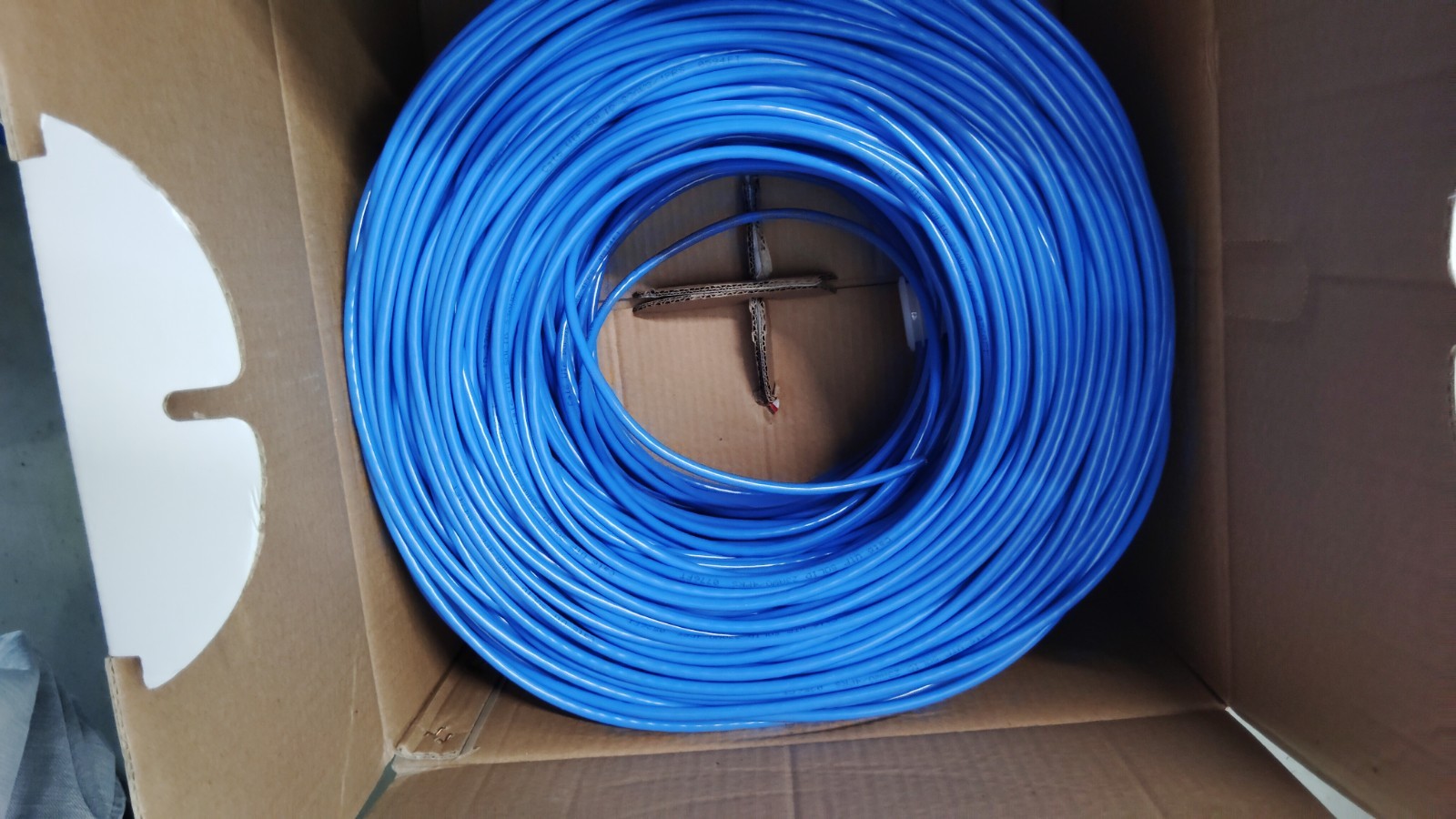 CAT6 1000FT UTP Blue Color Cable 4pair 23AWG Premium Communication Cable