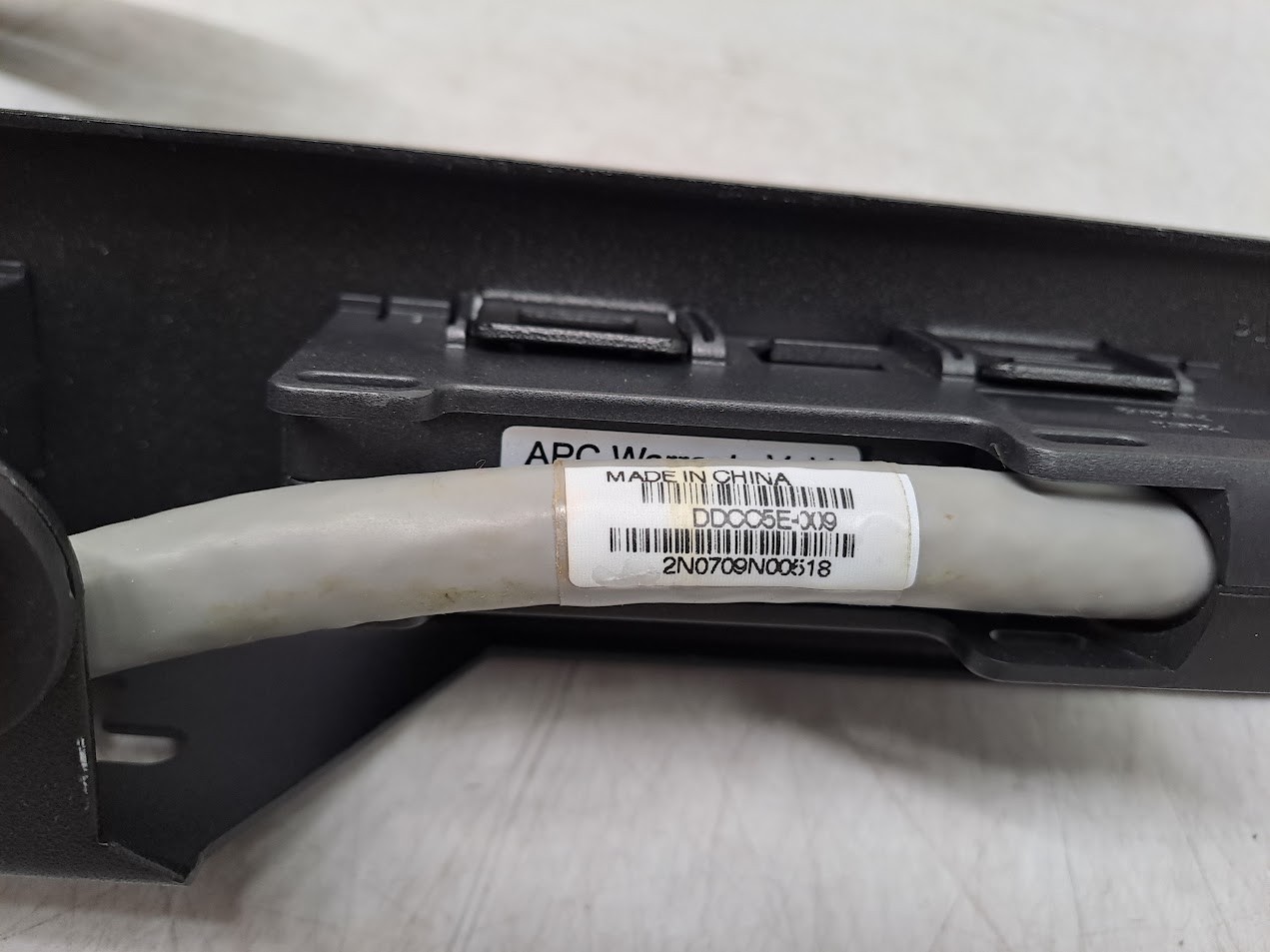X2APC Data Distribution Cable CAT5e UTP CMR 6xRJ-45 25ft DDCC5E-009 W/Rack Muont