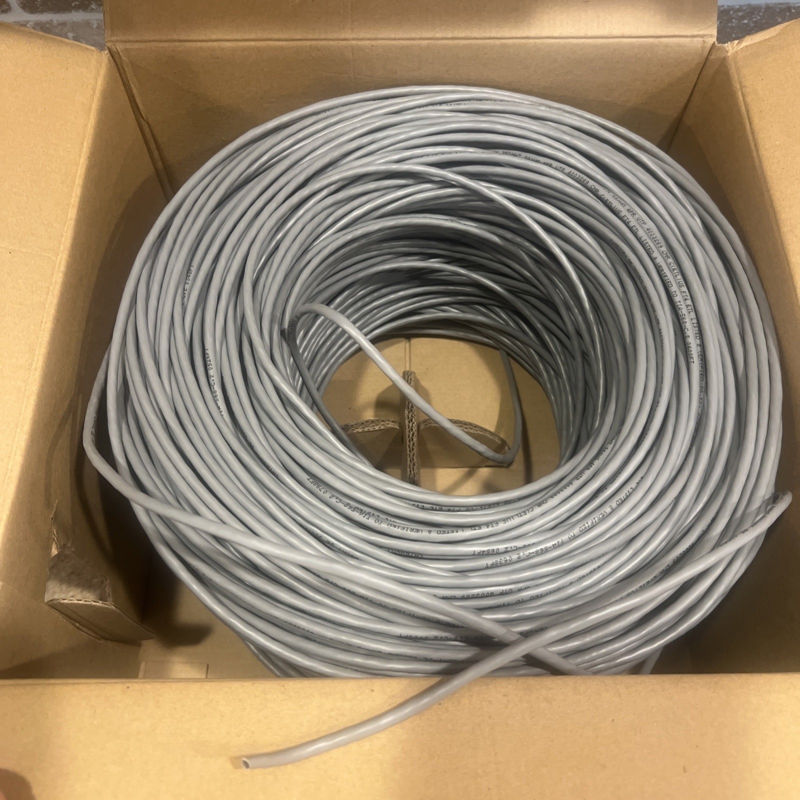 CAT5E 350MHz CMR Communication Cable 500 Plus Ft. 24/4P Unshielded Gray Pull Box
