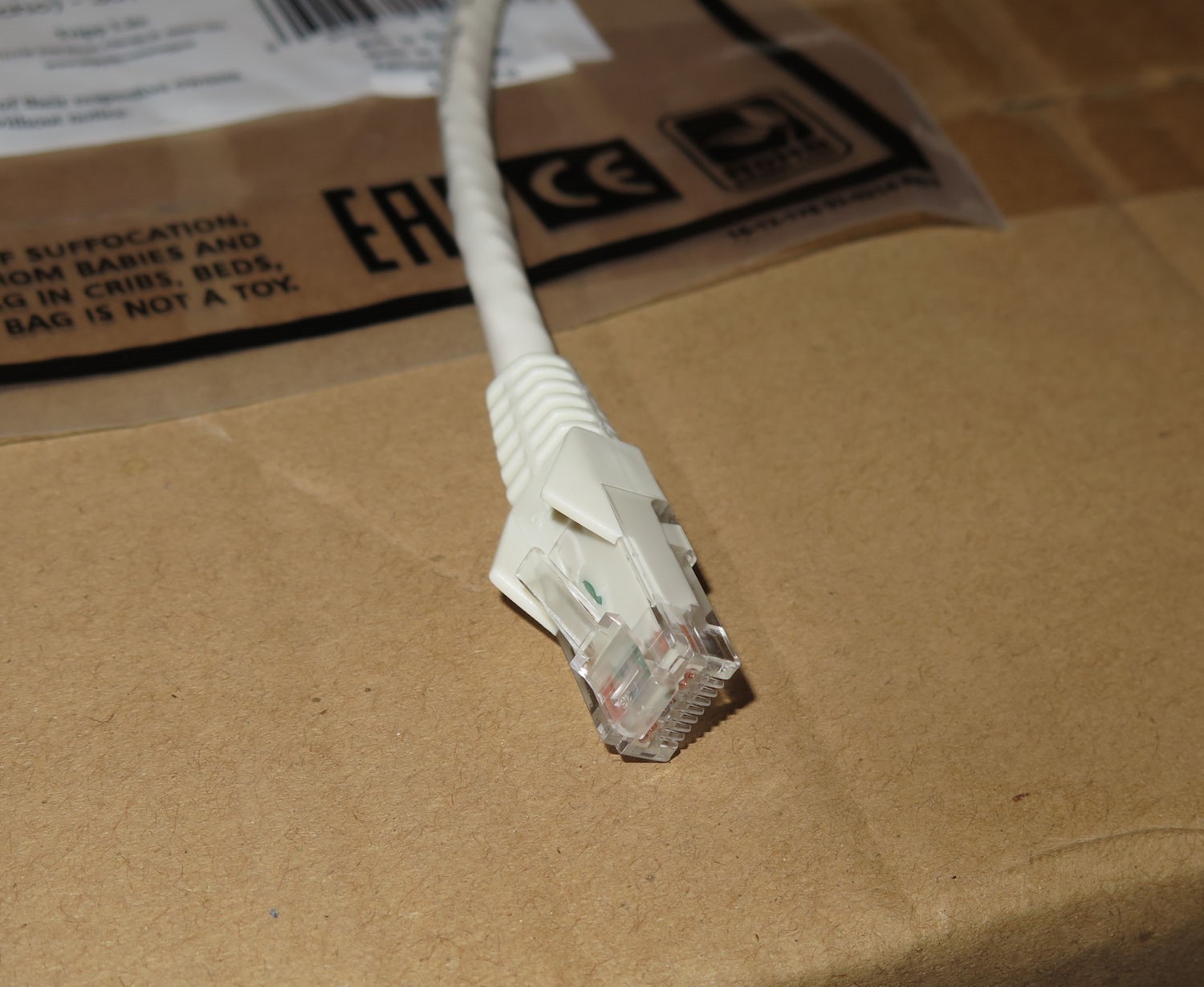 10 Tripp-Lite 2′ CAT6 RJ45 Molded Snagless Network Patch-Panel Cables – White
