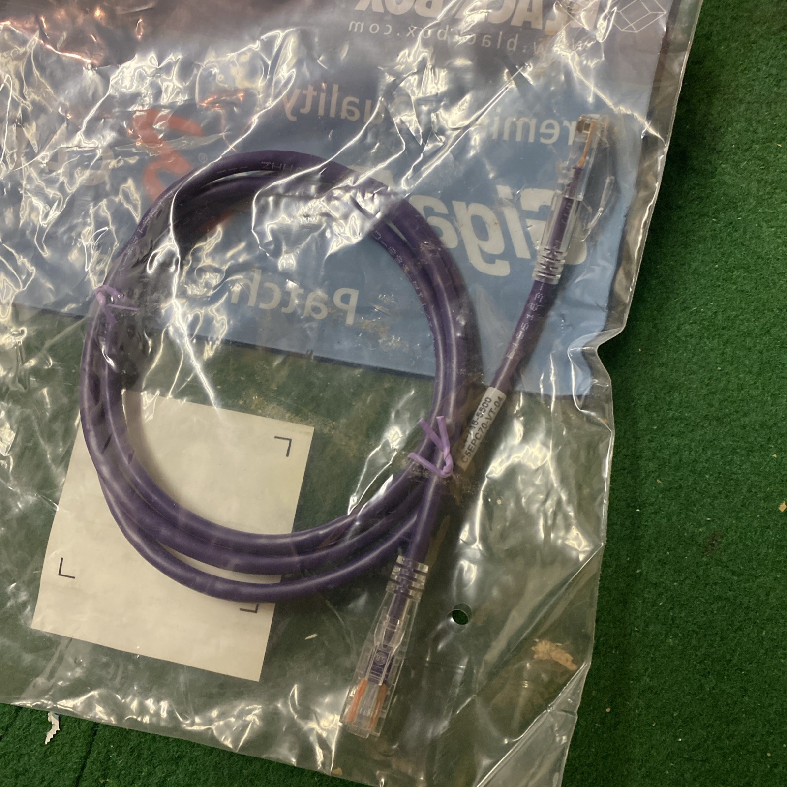 Lot of 77 – Black Box 4′ Violet GigaBase 3 CAT5e Patch Cable C5EPC70-VT-04 NOS