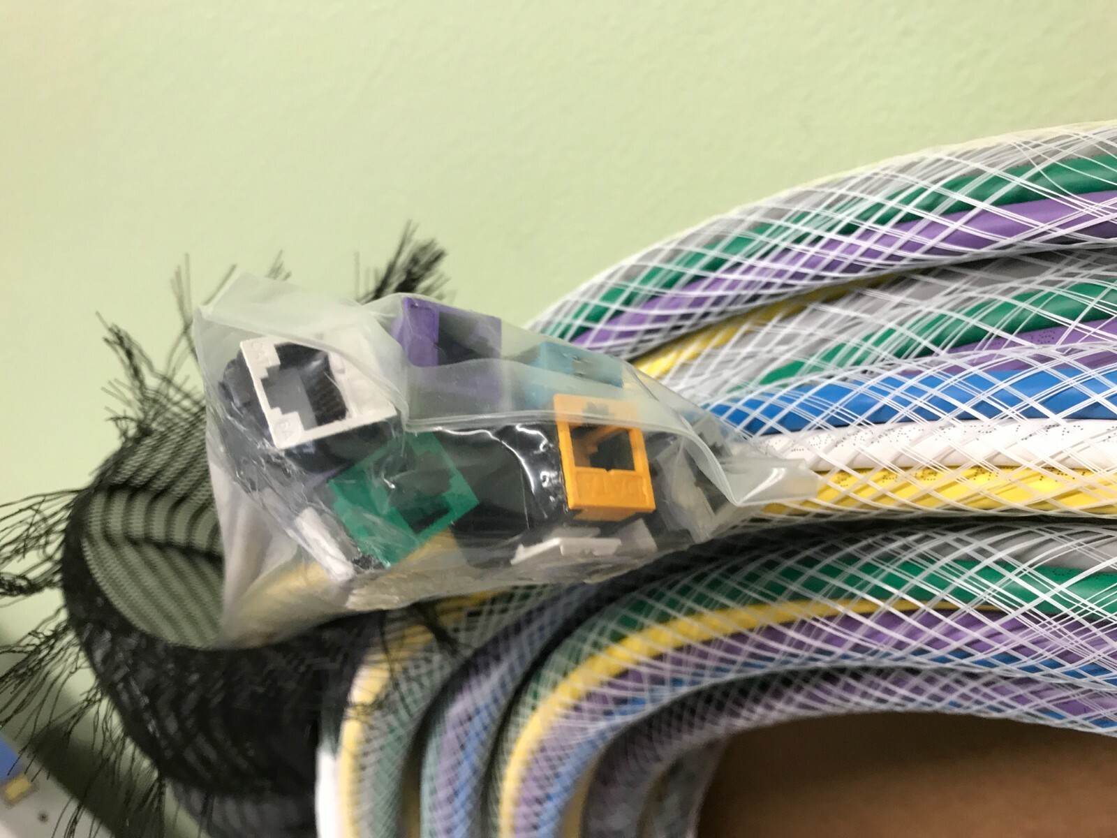 ANIXTER SCTA, 6 CBL, MULTICOLOR, CAT 6A XTP UTP CABLE 100 FT
