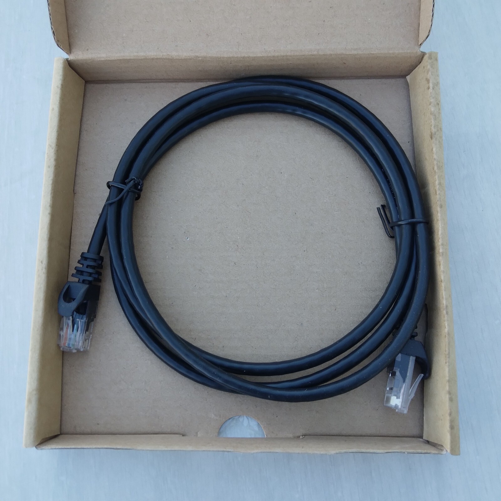 Cat-6 Gigabit Ethernet Patch RJ45 Internet Cable – 5 Foot – Amazon Basics