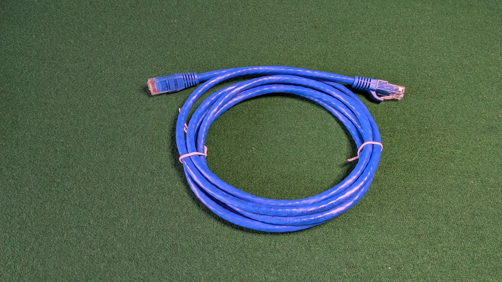 Set of 25 *NEW* 7ft Cat6 Snagless UTP Ethernet Patch Cable – Cables To Go – Blue