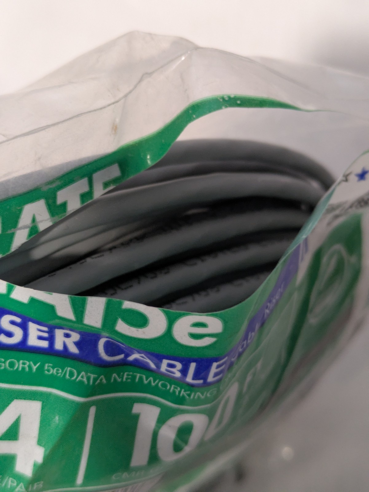 Southwire CAT5e Riser Cable 100 FT 24/4 CMR Gray Data Networking 30.5m New